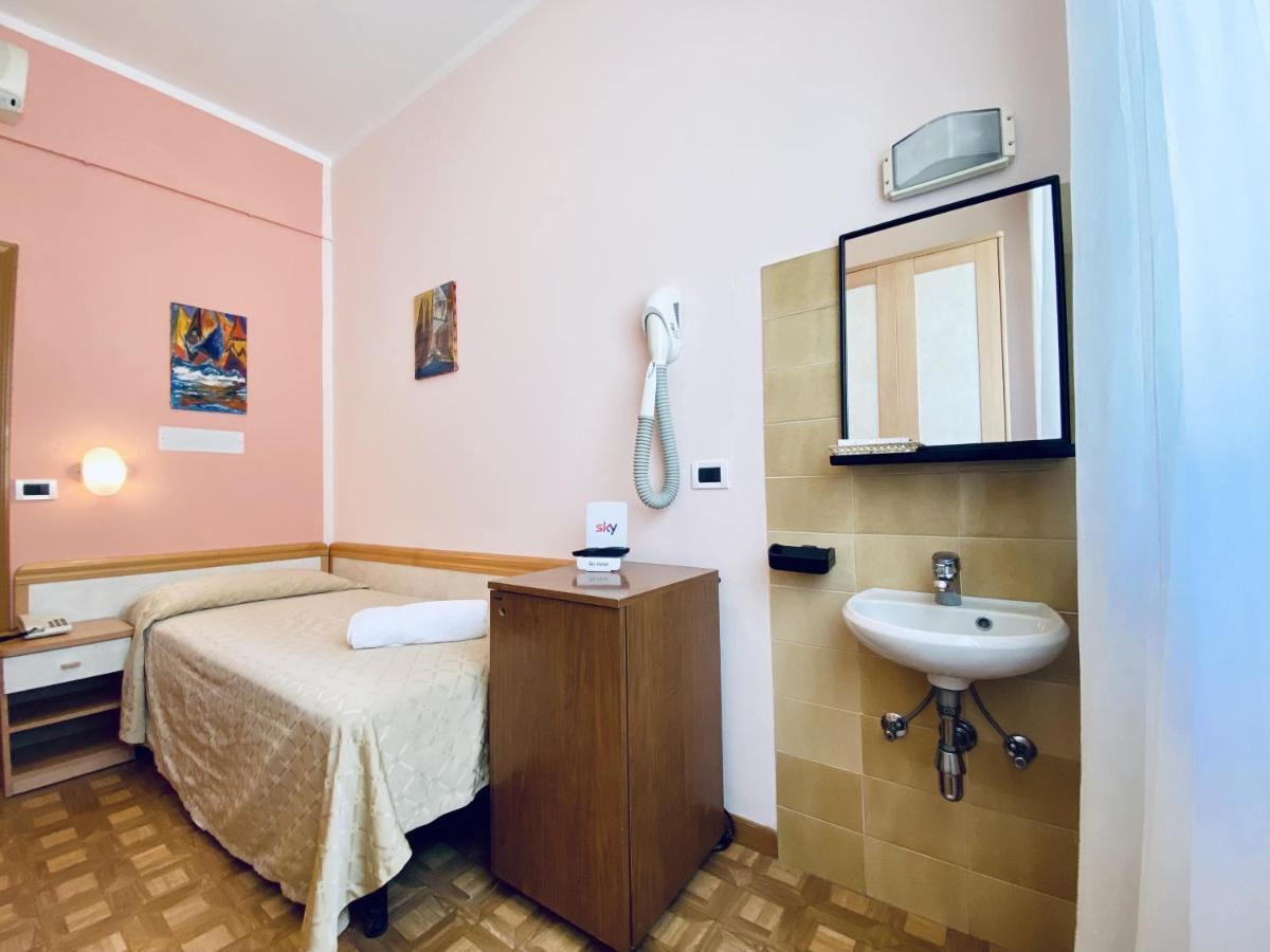Hotel Villa Grazia チェゼナーティコ エクステリア 写真