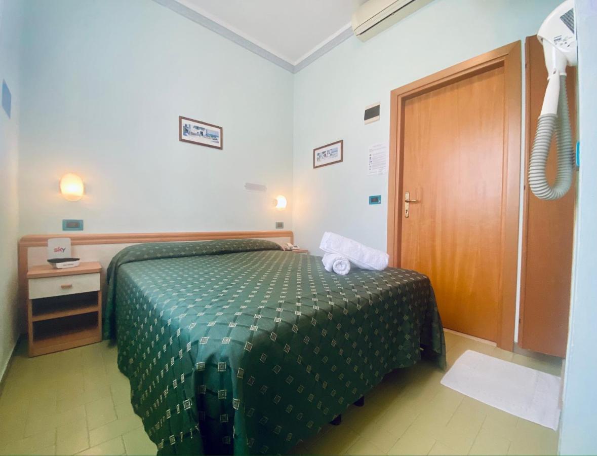 Hotel Villa Grazia チェゼナーティコ エクステリア 写真