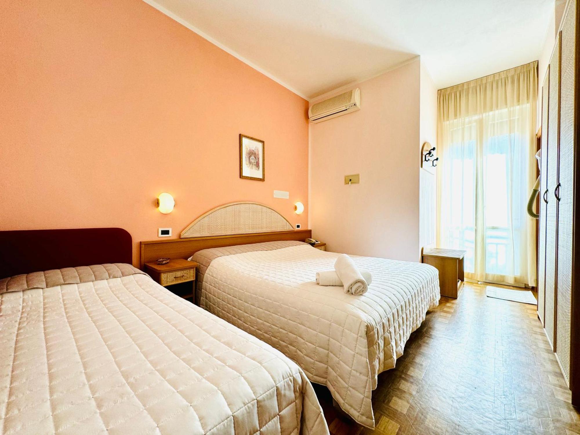 Hotel Villa Grazia チェゼナーティコ エクステリア 写真