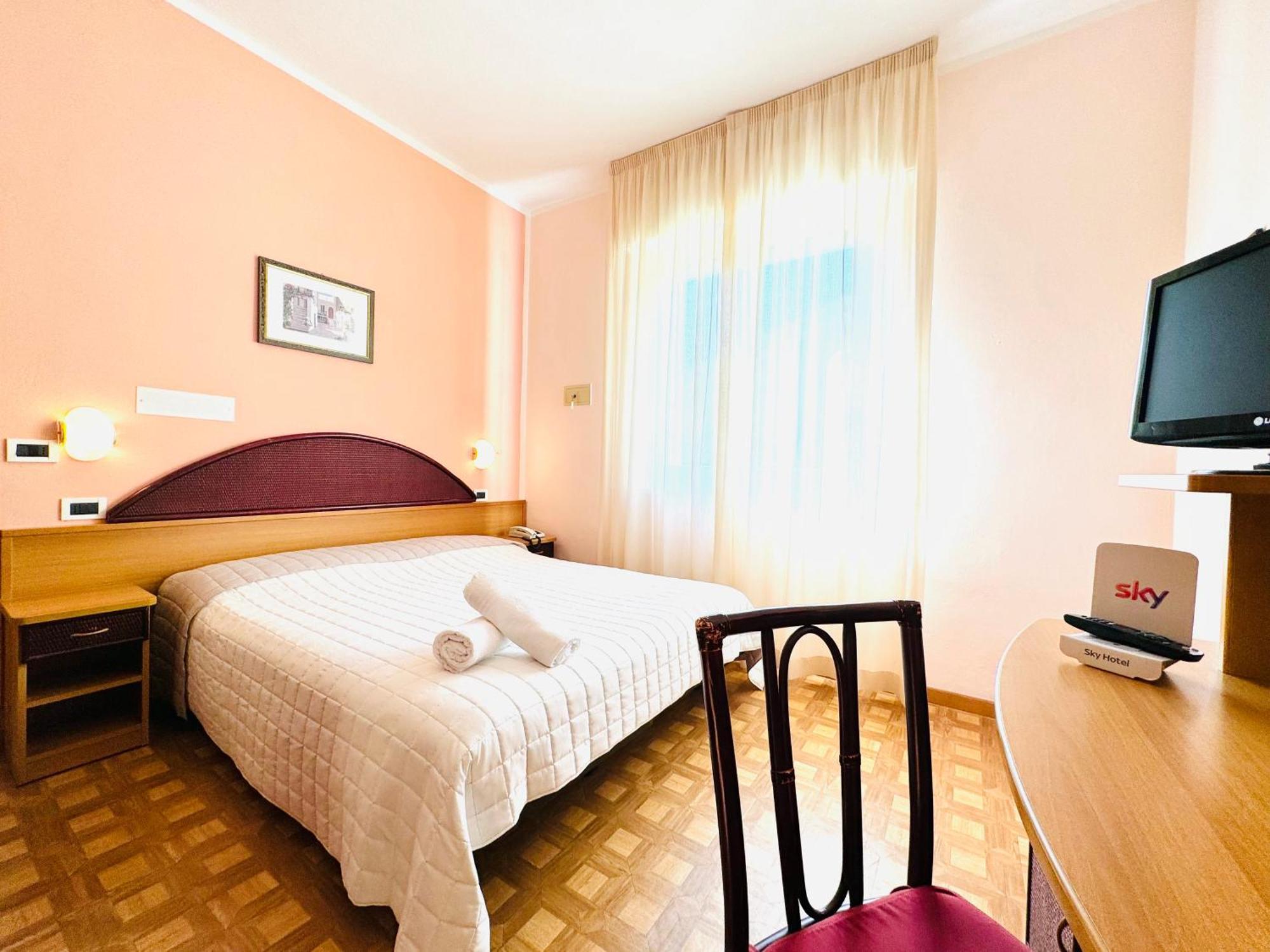 Hotel Villa Grazia チェゼナーティコ エクステリア 写真