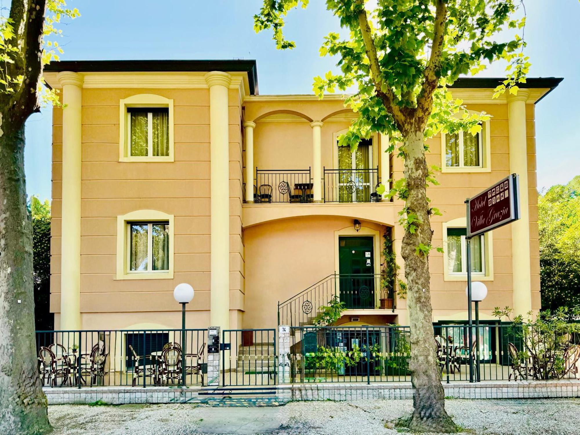 Hotel Villa Grazia チェゼナーティコ エクステリア 写真